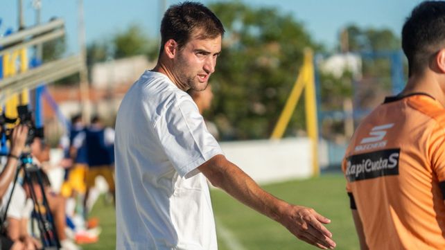 Franco Ferlazzo ya no es el entrenador de Leones FC.