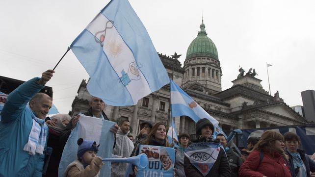 La imágenes de la jornada histórica en el Senado de la Nación