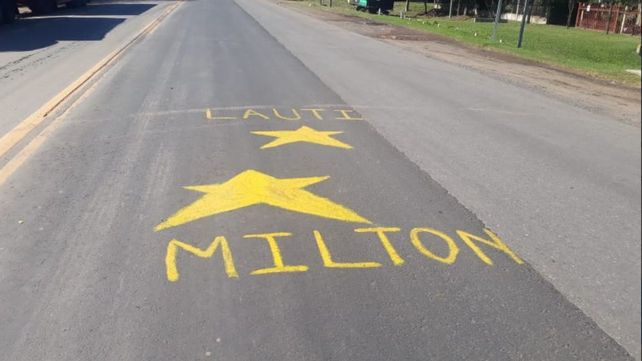 En otras ocasiones ya se pintaron estrellas por Milton y Lautaro (Gentileza Info Más Noticias).