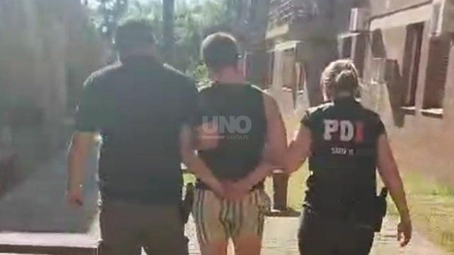 El joven detenido por la estafa al local de ventas de celulares en Esperanza. El joven detenido por la estafa al local de ventas de celulares en Esperanza.