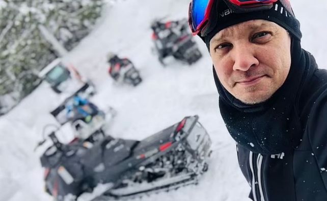 Renner se accidentó cerca de su casa en Reno