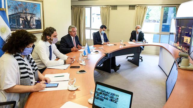 Alberto Fernández y gobernadores evalúan nuevas medidas por el avance del coronavirus