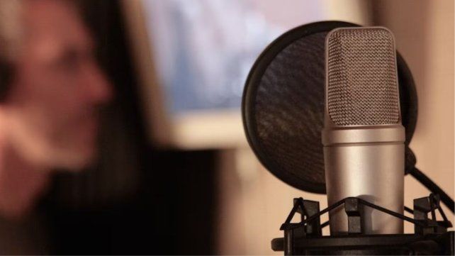 Día del Locutor: la voz que informa, acompaña y construye identidad en los medios