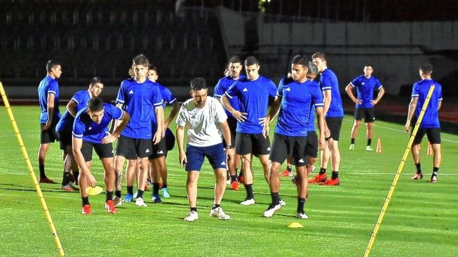 &nbsp;El equipo argentino en la práctica en Sapporo en donde debutarán frente a Australia este jueves 25 a las 7.30.