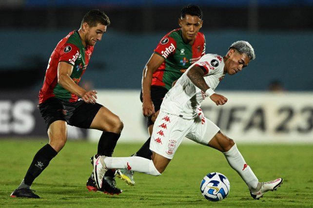 Huracán y empate en Uruguay.