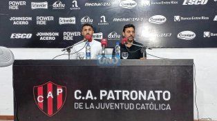 Dante Molina, presidente de Patronato, junto a Sergio Ojeda, jugador de la institución.