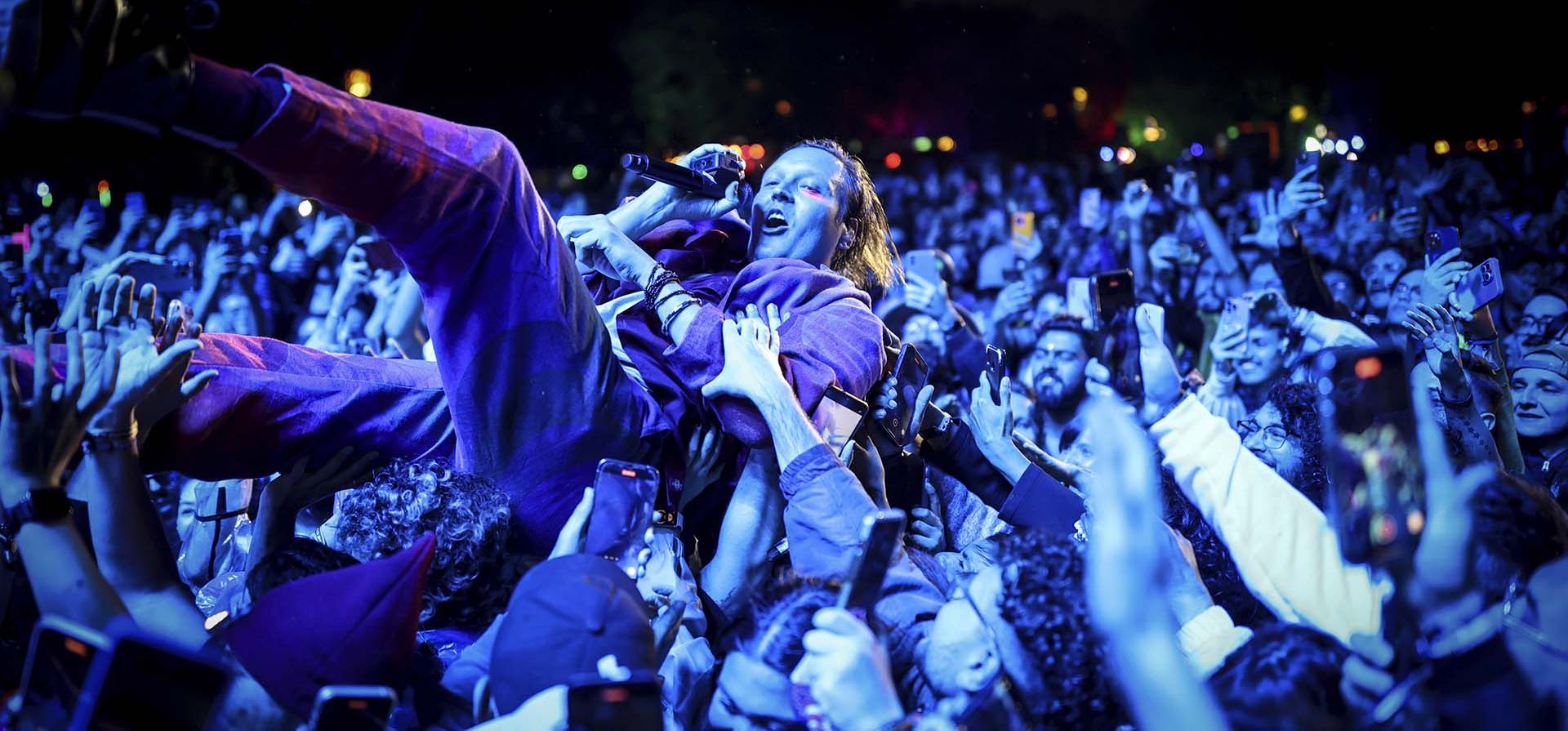 Win Butler, de la banda canadiense Arcade Fire, actúa en el festival de música Estéreo Picnic en Bogotá, Colombia, el domingo 24 de marzo de 2024. (Foto AP/Ivan Valencia) Win Butler, de la banda canadiense Arcade Fire, actúa en el festival de música Estéreo Picnic en Bogotá, Colombia, el domingo 24 de marzo de 2024. (Foto AP/Ivan Valencia)