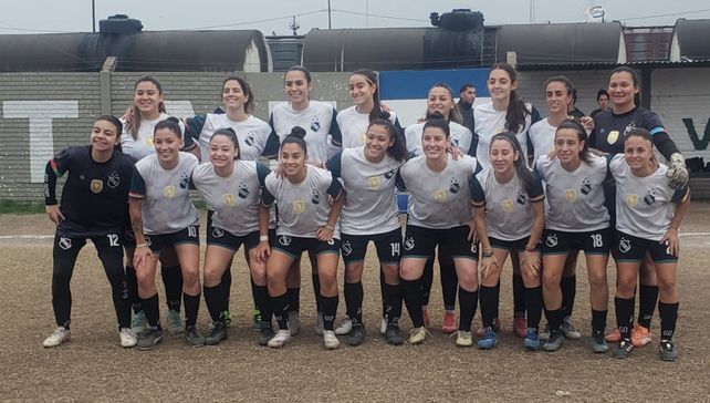 Social Lux. Las últimas campeonas de la Copa Santa Fe viajan a Armstrong para enfrentar a Defensores en busca de llegar a las semifinales.&nbsp;
