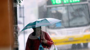 Llueve intensamente en la ciudad de Santa Fe y aún rige un alerta meteorológico