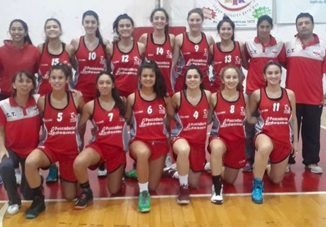 U17. Las jóvenes de Uruguay tuvieron que esforzarse para superar al combinado de Paraná en la final. Fue en tiempo extra.