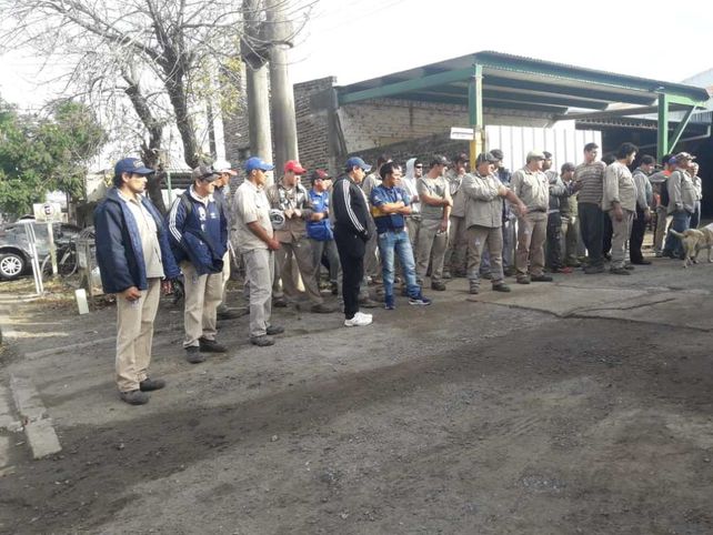 Escándalo en Maciel: golpearon al presidente comunal y pararon los servicios