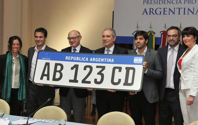 Los cero kilómetro tendrán una nueva chapa con una combinación de siete caracteres: cuatro letras y tres números.
