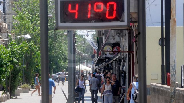 La ola de calor azotará fuerte hoy en la ciudad