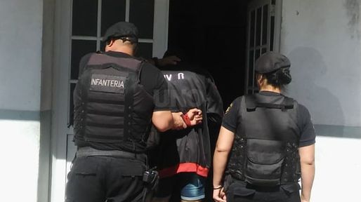 Asaltó a dos mujeres pero justo se topó con un efectivo que logró detenerlo