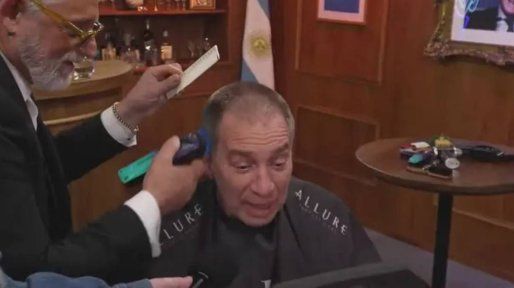 Diego Santilli cumplió su promesa de pelarse