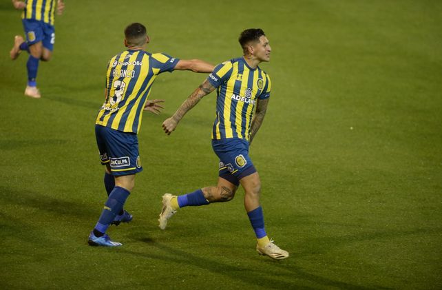 Ávila jugó con la camiseta de Central en 2021. En ese entonces el equipo era dirigido por el Kily González.
