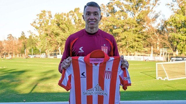El primer rival de Unión presentó su refuerzo de lujo: Fernando Muslera El primer rival de Unión presentó su refuerzo de lujo: Fernando Muslera