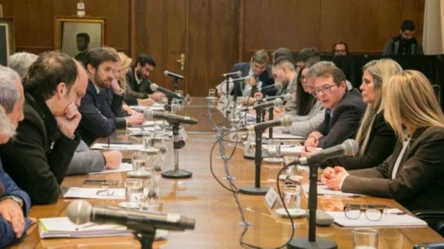 Los ministros de Economía de las provincias reclamaron repartos de fondos a Nación.