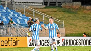 Racing le ganó como visitante a Cuiabá por 2-1.