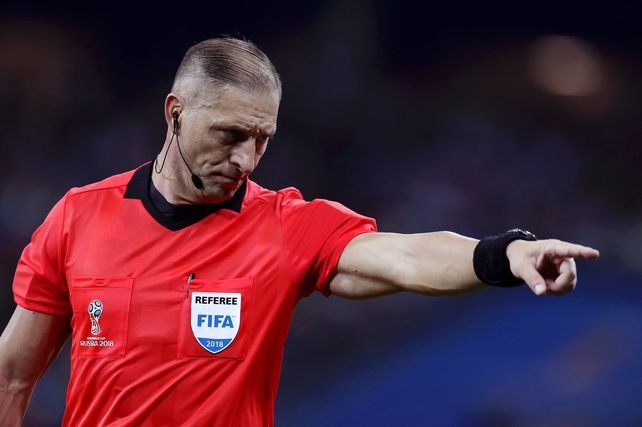 Néstor Pitana dirigirá la final del Mundial entre Francia y Croacia Néstor Pitana dirigirá la final del Mundial entre Francia y Croacia