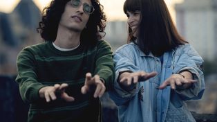 Iván Hochman y Micaela Riera en los roles de Fito Páez y Fabiana Cantilo.