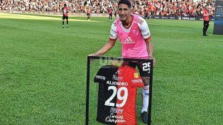 Colón le hizo un emotivo reconocimiento a Rodrigo Aliendro