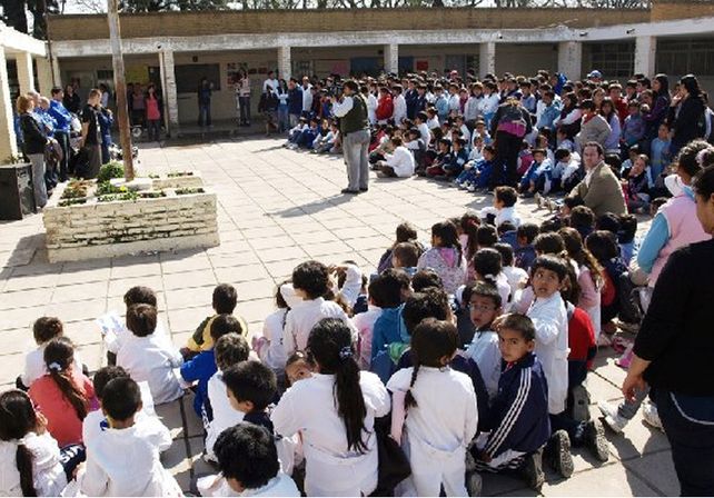 Se inauguran obras de mejoramiento urbano en la Escuela Ravera