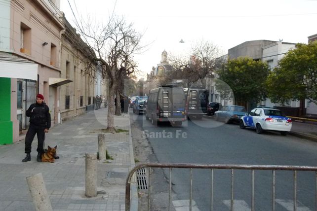 La Policía desalojó por la fuerza las sedes de Uocra Santa Fe