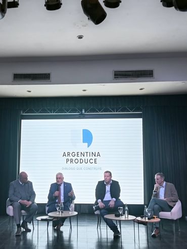 Empresarios y sindicalistas plantaron bandera en Rosario frente a la crisis