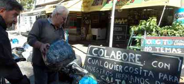 El Concejo distingue al popular almacenero Jorgito por su ejemplo de solidaridad