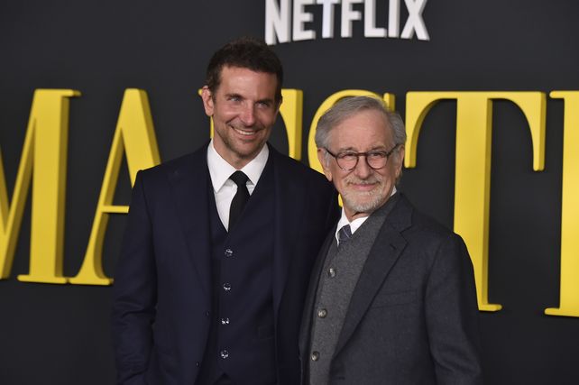 Bradley Cooper y Steven Spielberg, quien fue productor junto a Martin Scorsese.