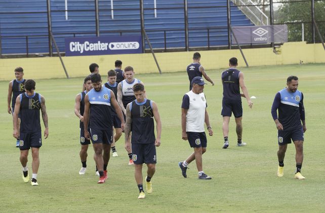 Miguel Russo seguramente tiene ya un equipo en mente pero no lo da a conocer ni lo muestra. Quizá busque un equipo más combativo.