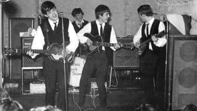 Los Beatles en The Cavern, el pub que los catapultó a la fama.