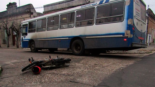 Murió la chica que iba de acompañante en la moto que chocó contra un remís