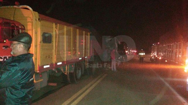 Chocaron tres camiones en la localidad de San Lorenzo y murió uno de los choferes