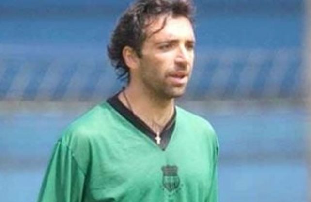 El actual DT de Unión fue jugador de Emelec de Ecuador en 2004. 