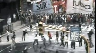 Incidentes en protesta de estudiantes por la reelecci&oacute;n del rector de la UBA
