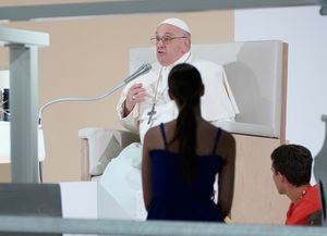 El Papa improvisó, salteó tres discursos preparados en Portugal y sembró dudas