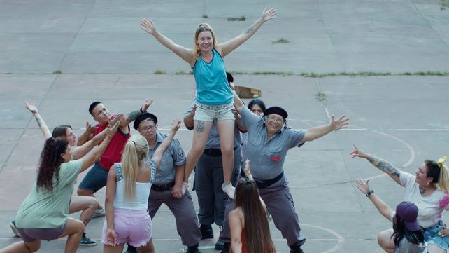Reas es una película que combina el registro documental con el musical para narrar historias de personas que pasaron por la cárcel