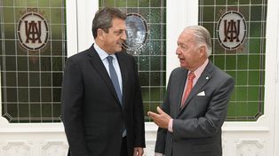 Acuerdos. Massa y Funes de Rioja, durante el encuentro en la sede de la entidad fabril.