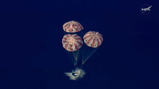 El momento exacto en el que la misión Artemis II realiza el amerizaje luego de estar 10 días en la órbita lunar.