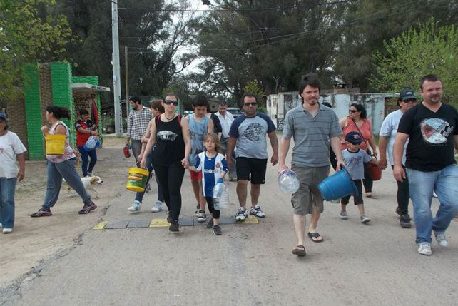 Compromiso de autoridades y vecinos por el agua potable para Colastiné Sur