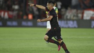 Panchito González fue la figura de Newells ante Defensa. Marcó en el inicio y final del ciclo de Gabriel Heinze.