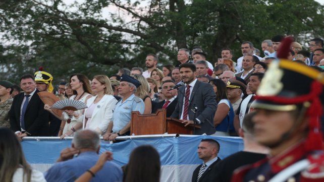 Acto oficial en el Campo de la Gloria