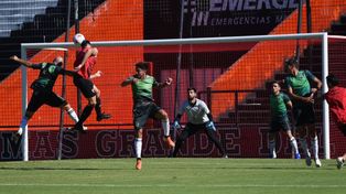 Newells le ganó a Sarmiento de Junín con goles de Formica y Capasso