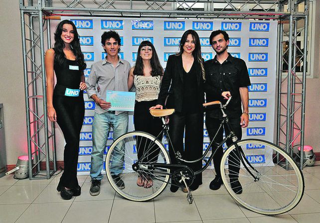 Sentimientos. Cabe destacar que a la producción de Los Destacados 2015 de Diario UNO asistieron cuatro de los miembros del colectivo Santa Fe en Bici (Juan Barletta