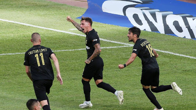 Facundo Bertoglio anota en la Superliga de fútbol de Grecia