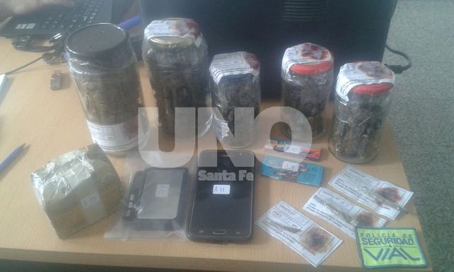 Viajaba en su auto con marihuana, una balanza y 17 cartuchos
