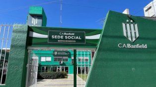 La sede de Banfield fue allanada debido a la investigación de Sur Finanzas.