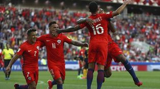 Chile salvó la ropa ante Australia y es semifinalista